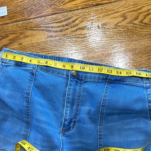 Matilda Jane Keystone tapered pull on jeans. Lightwash, elastic. Size Large. - Picture 8 of 12